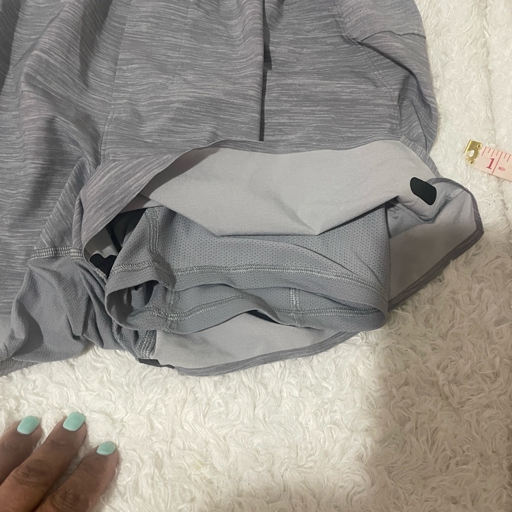 Lululemon Gray men’s Shorts - Picture 5 of 12
